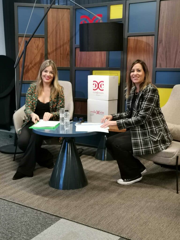 Elena Asensio Fátima Sesé Camára de Comercio de Zaragoza Mesa Redonda